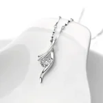 Ženska ogrlica od srebra, bijeli kamen