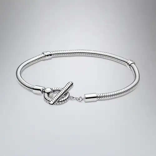 1-2-1-12-zenska-narukvica-od-srebra Ženska narukvica od srebra sa okruglom T kopčom - Image 1